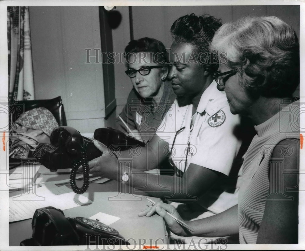 1969 Press Photo Red Cross Volunteers - cvb22901 - Historic Images