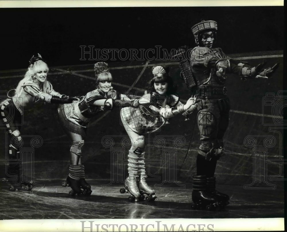 1985 Press Photo Chugging along The Roller Skating Musical &quot;Starlight Espress&quot; - Historic Images