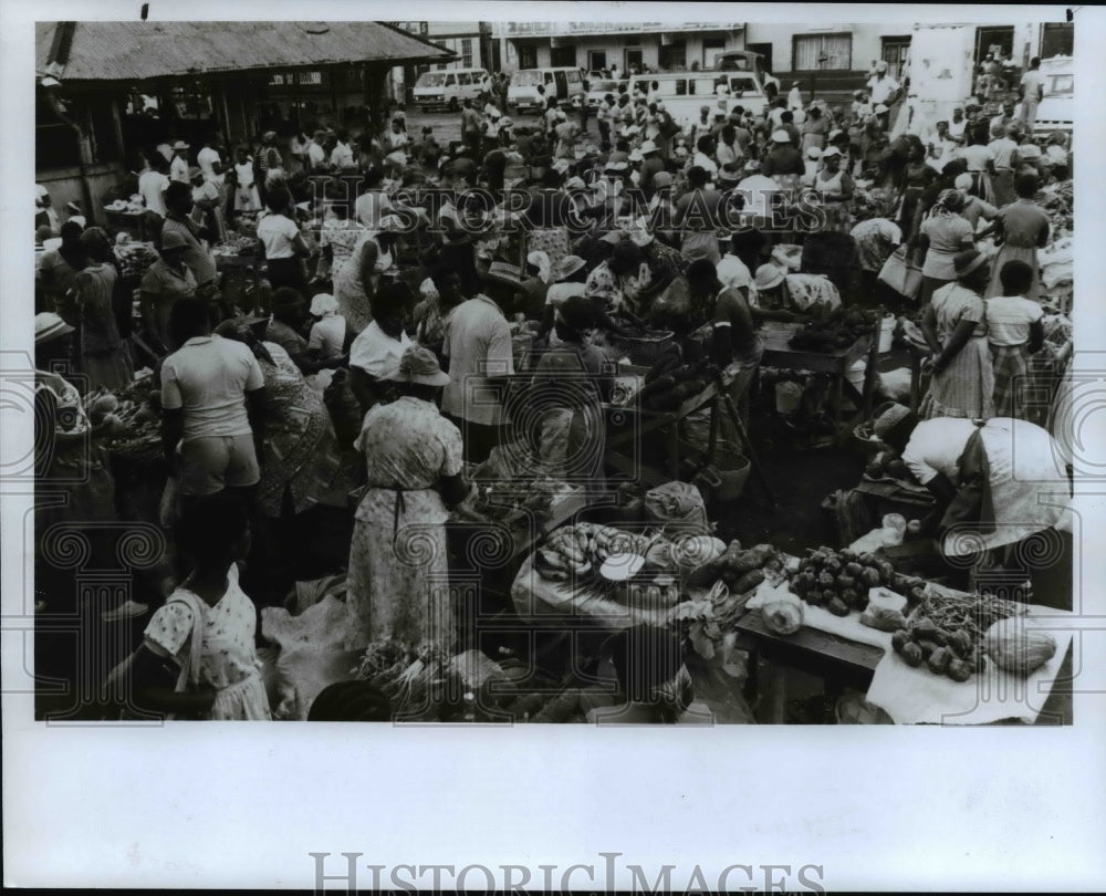 1985 Press Photo Saturday Market-St. George's Grenada - cvb23179 - Historic Images