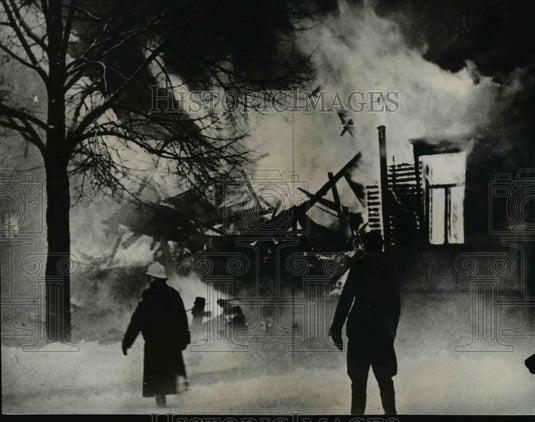 1940, Soviet Bomber Leave Finn Towns in Flame - cvb23239 - Historic Images