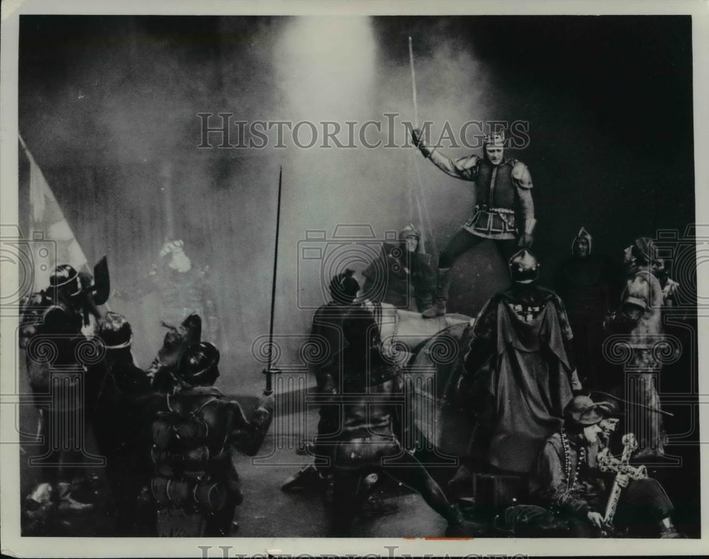 1964 Press Photo George Grizzard in Henry V of Guthrie Repertory Theater, Minn - Historic Images