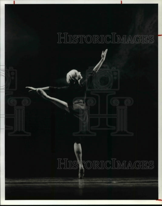 1995, Stephanie Achuff in Dark Elegies by Anthony Tudor. - Historic Images