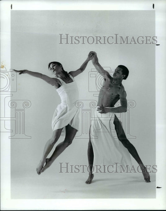 1987 Press Photo Liza Bunzy & Kyle Primous "A Rude Awakening" - cvb23718 - Historic Images