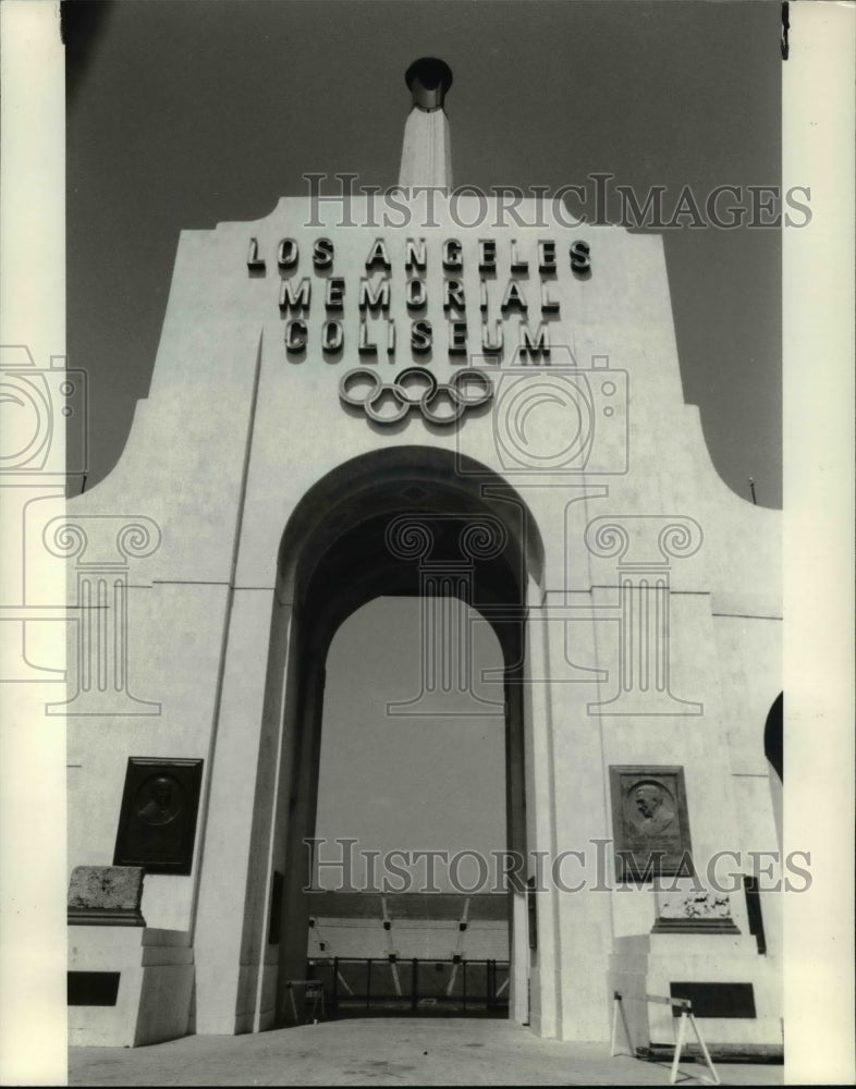 1983 Press Photo After 52 years, The Olympics return to L.A. Coliseum California - Historic Images