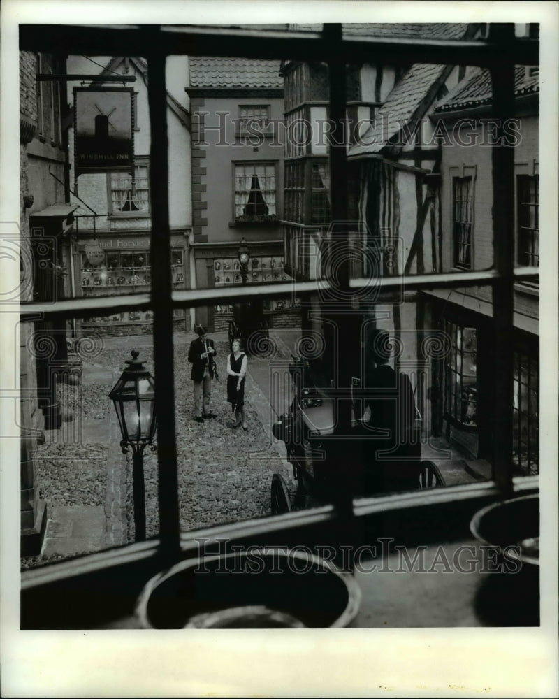 Press Photo England street scene - cvb24023 - Historic Images