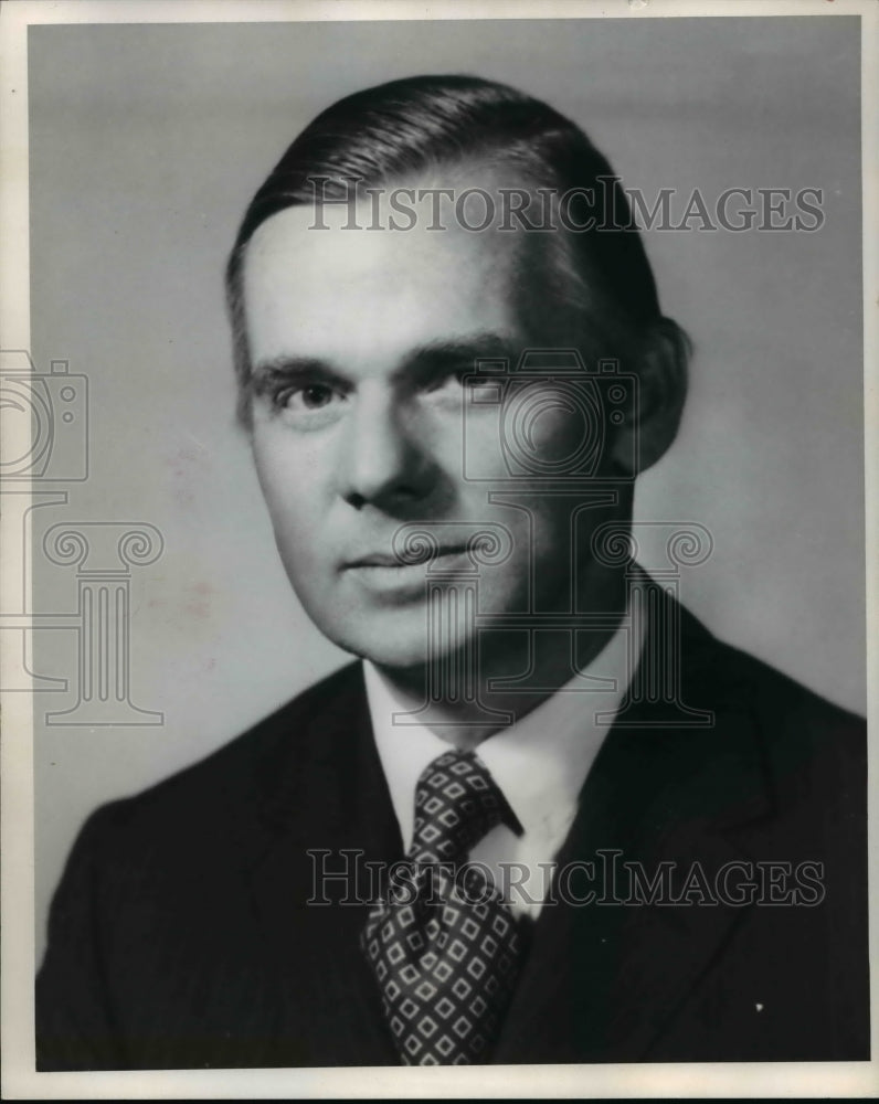 1974 Press Photo Tom Vail in suit and tie - cvb24085 - Historic Images