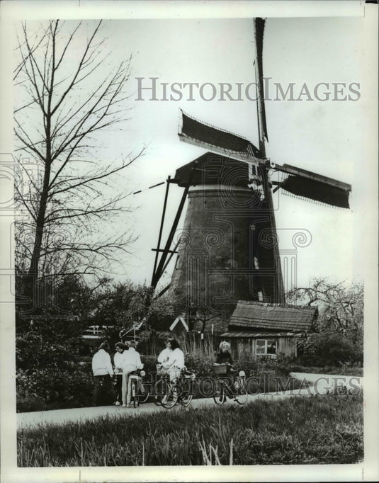 1987 Press Photo Netherlands- Land of Windmills and Dikes - cvb24094 - Historic Images