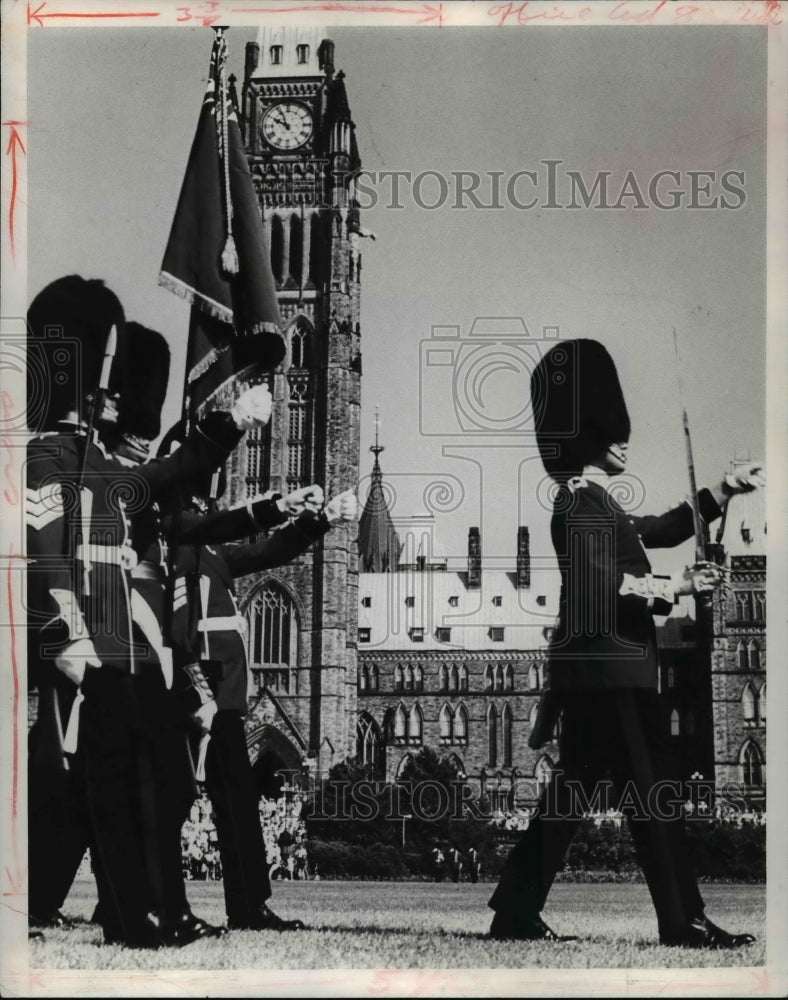 1967 Press Photo Ancient Changing the Guard Ceremony, Parliament Hills, Canada - Historic Images