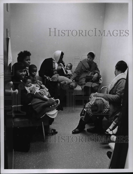 1964, Mothers & their children at the Michael Reese Hospital - Historic Images