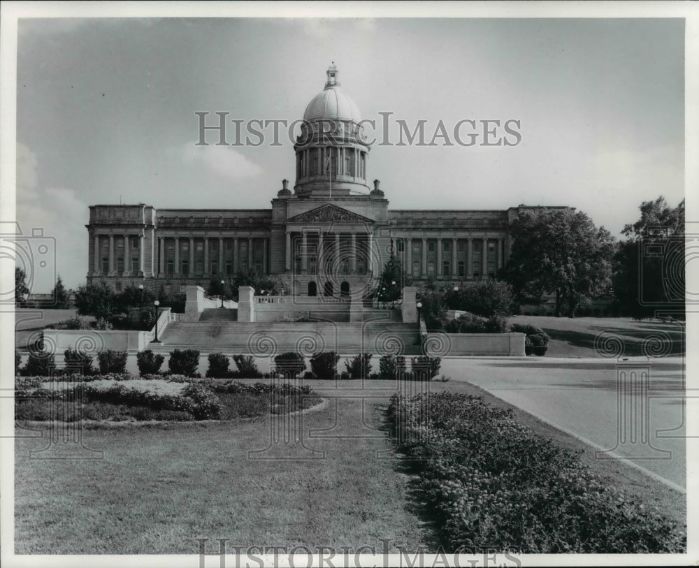 1977, Frankfort Kentucky capitol - cvb24351 - Historic Images