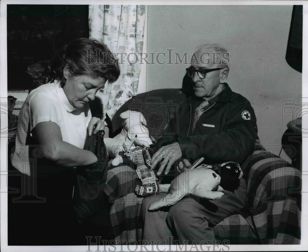 1970, Mrs. Emil Gabor with Mr. Ralph Canfield of Red Cross. - Historic Images