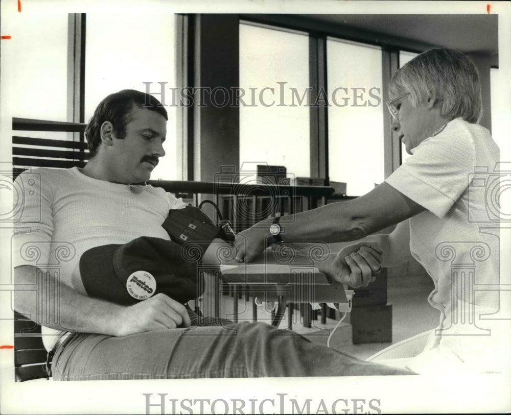 1981 Press Photo Red Cross Blood Drive - cvb24492 - Historic Images