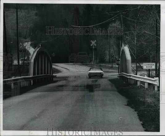 1973, Ira Road and Riverview Road - cvb24810 - Historic Images