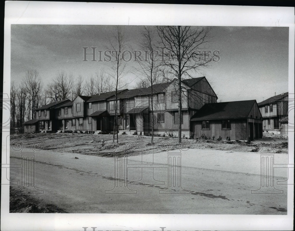 1975 Press Photo Condominiums - Captain&#39;s Quarters Aurora Shores - cvb24824 - Historic Images