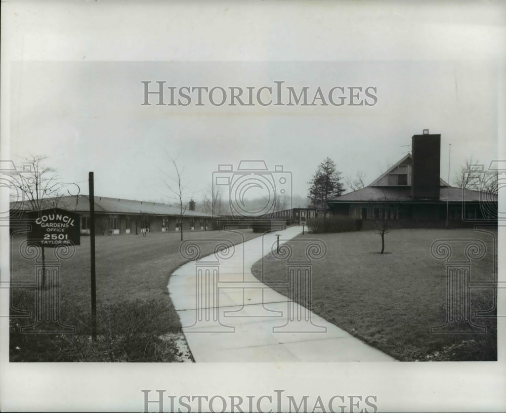 1970, Apartments Cleveland Hts. - cvb24870 - Historic Images