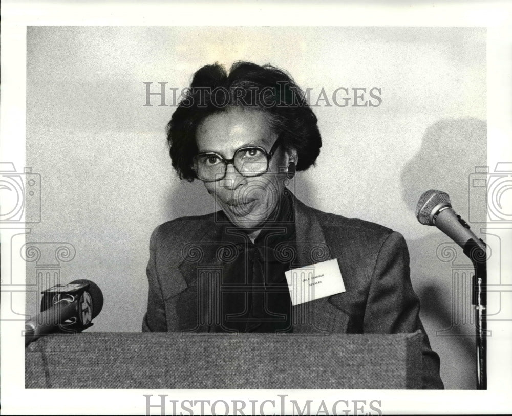 1988 Press Photo Iris Shannon at Holiday Inn for community health nursing, Ohio. - Historic Images