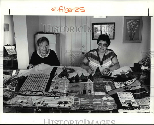 1991, Juliet Hamelecourt and Galena - cvb24904 - Historic Images