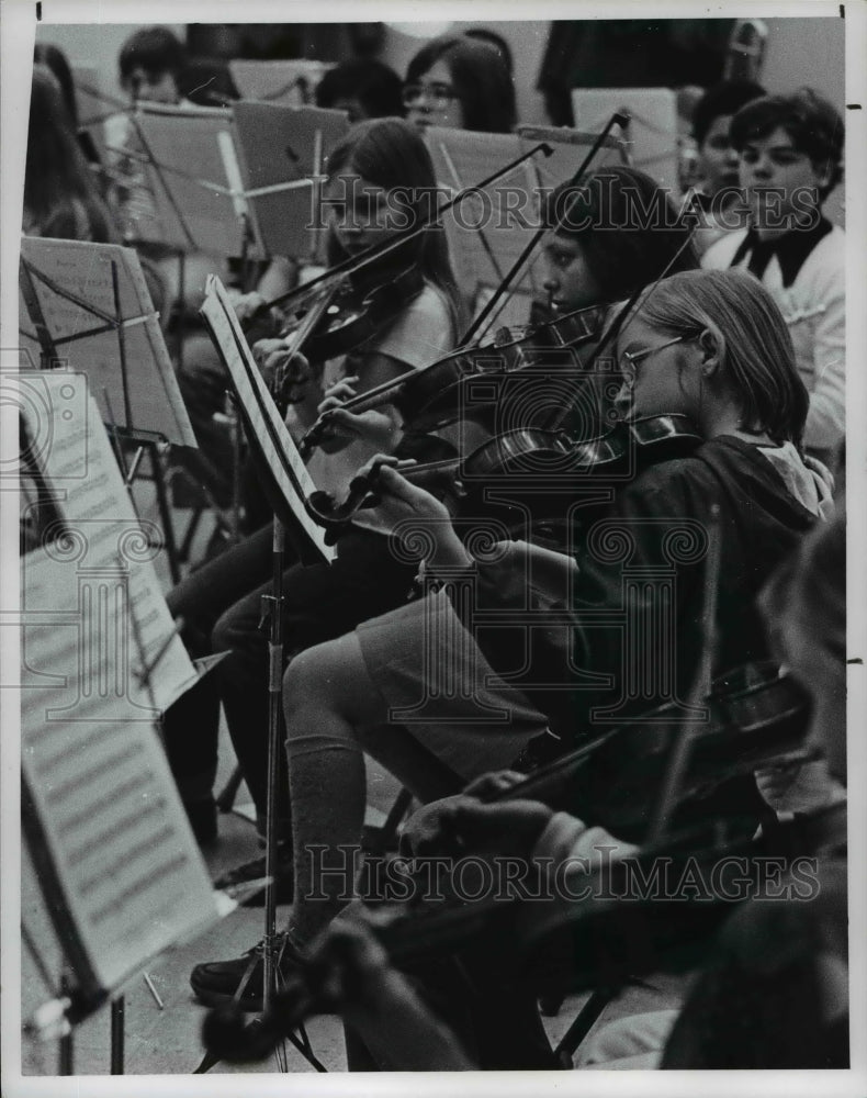 1978, Elementary School Orchestra - cvb24983 - Historic Images