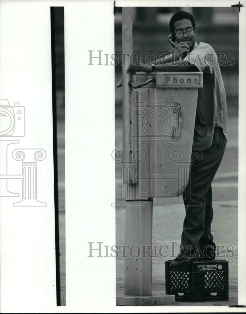 1991 Press Photo Ivan Castro was not preaching to his girlfriend - cvb25109 - Historic Images