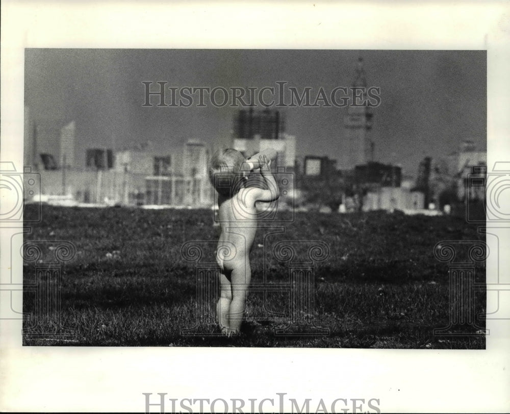 1984 Press Photo Adam Cherry playing at Edgewater Park - cvb25143 - Historic Images