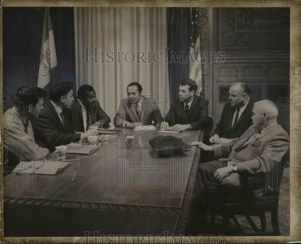 1970 Press Photo Mayor Carl B Stokes and Palor Truckers - cvb25173 - Historic Images