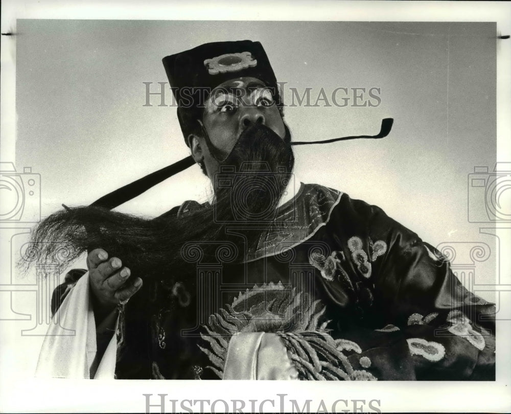 1983 Press Photo Web Fleming, Chinese opera interpreter and world traveler - Historic Images