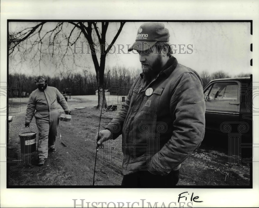 1990 Press Photo Mark Butler, caretaker of hunting cluub - cvb25284 - Historic Images