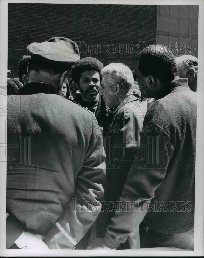 1971 Press Photo Cuyahoga Community College- Riots &amp; Demonstrations - cvb25343 - Historic Images