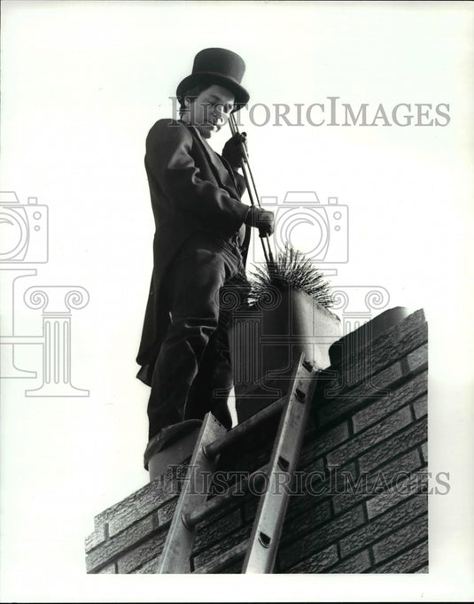 1986 Press Photo Chimney Sweeper Paul Foradori - cvb25487 - Historic Images