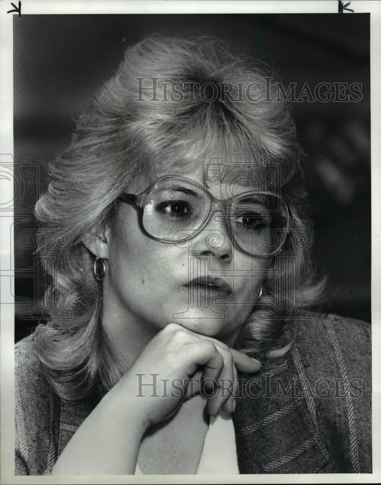 1985, Kim Dillon, candidate for Mayor of Linndale. - cvb25525 - Historic Images