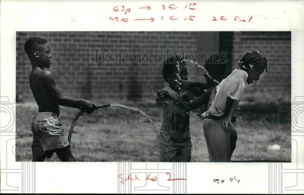 1991 Press Photo Children playing - cvb25623 - Historic Images