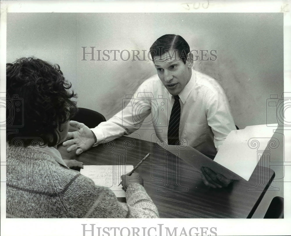 1985 Press Photo Cleveland Alternative Education Program Tom Romiti - cvb25813 - Historic Images