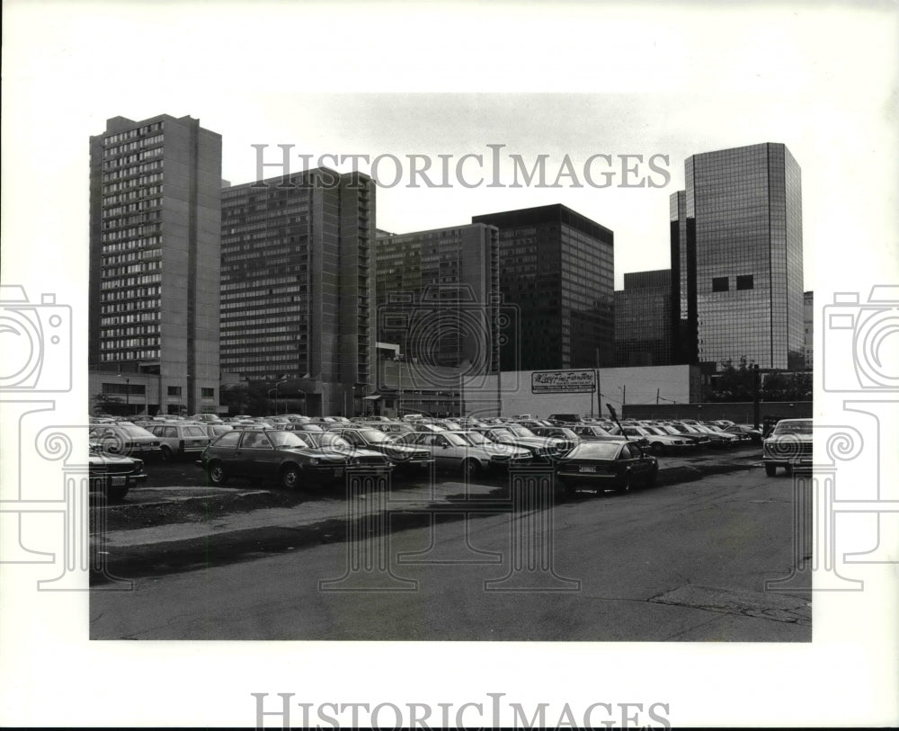 1985 Press Photo Parking lot between E 17th and E 14th Rockwell - cvb25830 - Historic Images