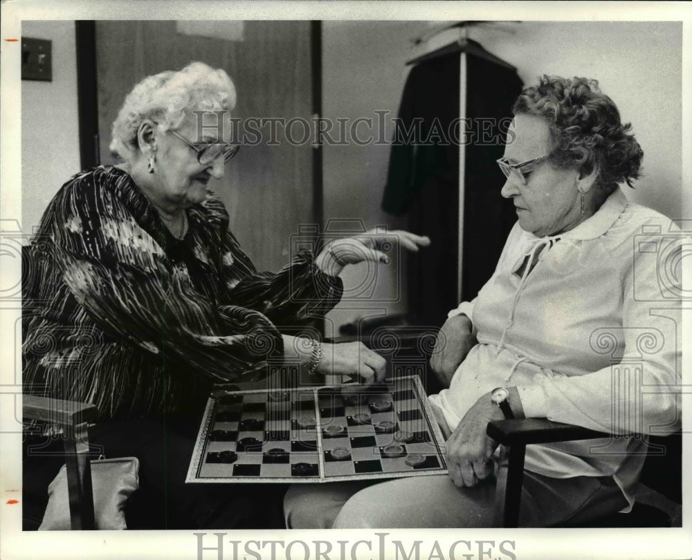 1980 Press Photo Evelyn Masek and Ann Vanek, &quot;Age and Aged&quot; - cvb25898 - Historic Images