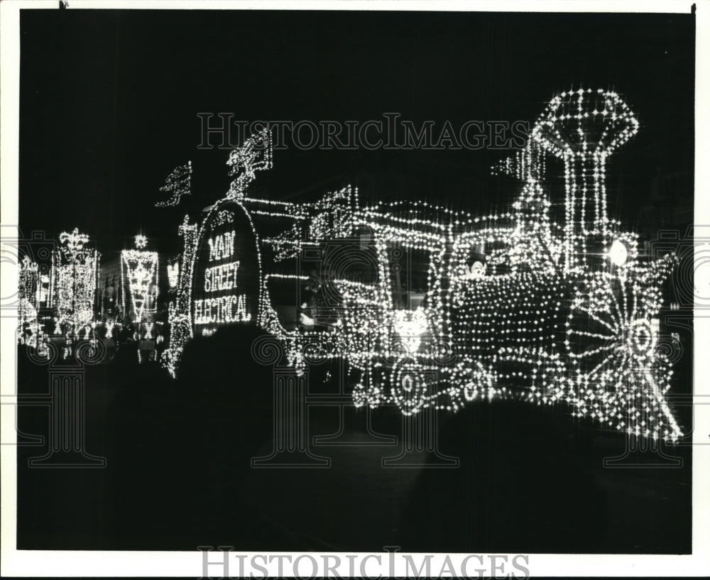 1983 Press Photo Walt Disney World&#39;s Main Street Electrical Parade in Florida. - Historic Images