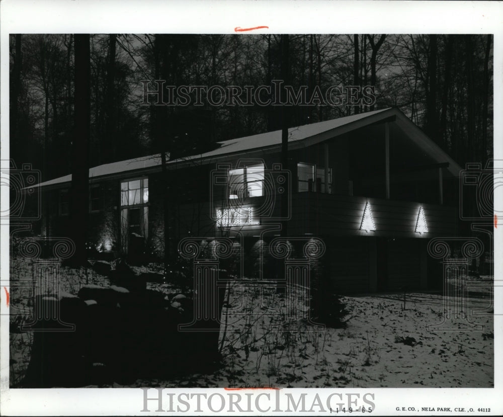 1970 Press Photo Exterior Christmas lighting in Nela Park, Ohio. - cvb25971 - Historic Images