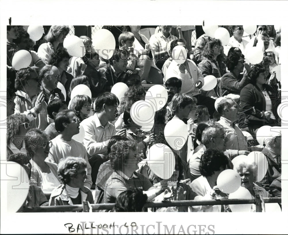 1987 Press Photo Rally at Richmond Hts School to support school levy passage - Historic Images