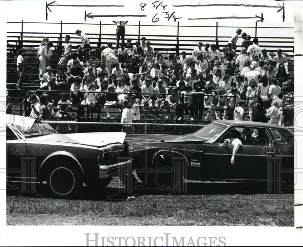 1987 Press Photo SADD Chapter of Aurora High School reenacting a drunk driving - Historic Images