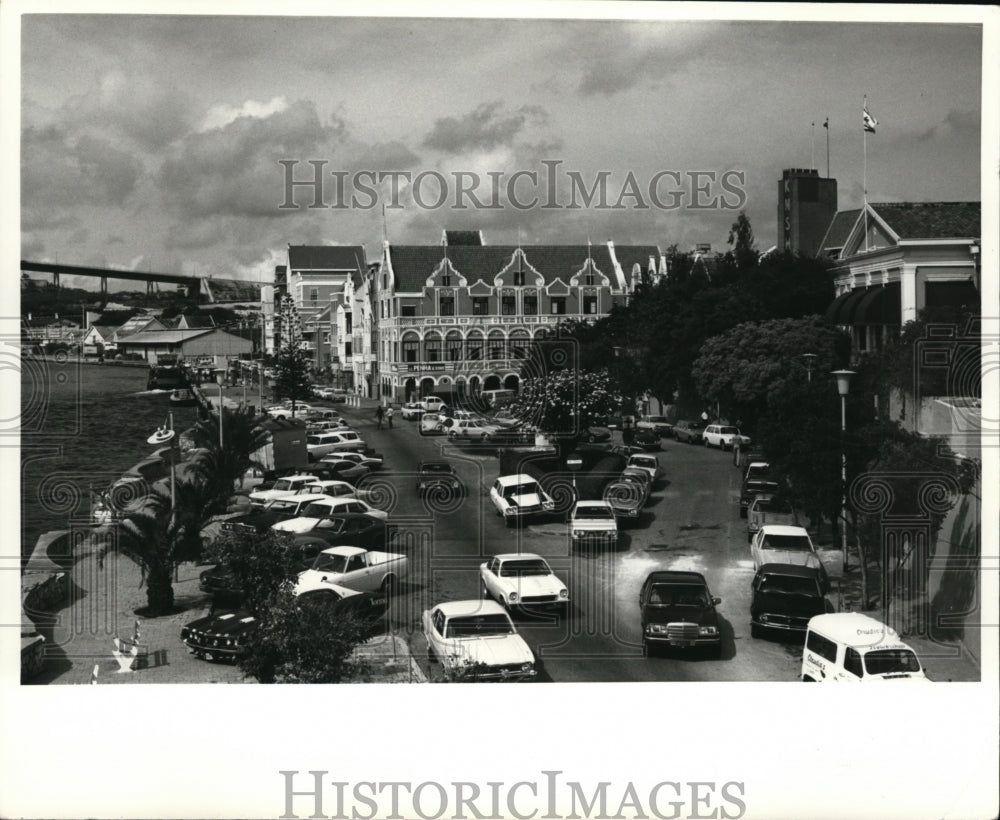 Press Photo Waterfront and main shopping area in Willemstad, Curacao - Historic Images