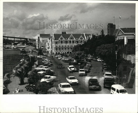 Press Photo Waterfront and main shopping area in Willemstad, Curacao - Historic Images