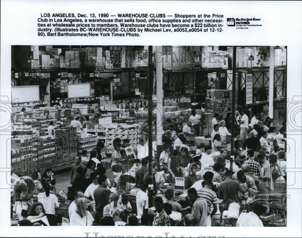 1990 Press Photo Shoppers At The Price Club In Los Angeles - cvb26361 - Historic Images