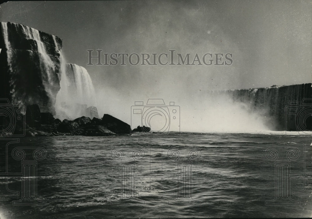 1962 Horseshoe Falls at Niagara Falls, NY-Historic Images