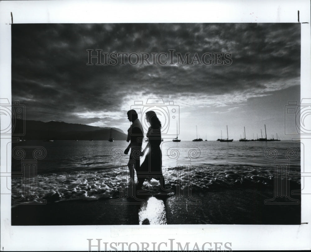 1985 Press Photo Hanalei Bay &amp; Na Pali cliffs, site of the movie South Pacific - Historic Images