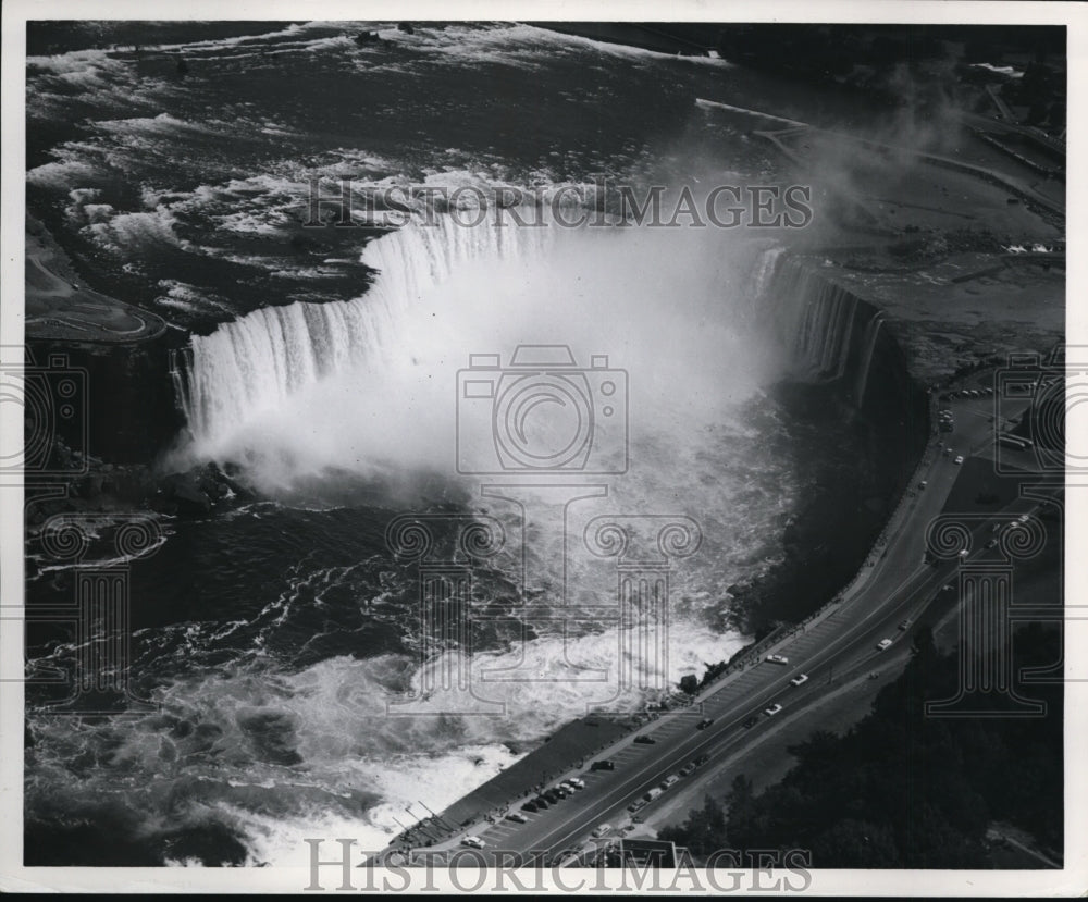 1962, Horseshoe-shaped Canadian Falls evident from the Goat Island - Historic Images