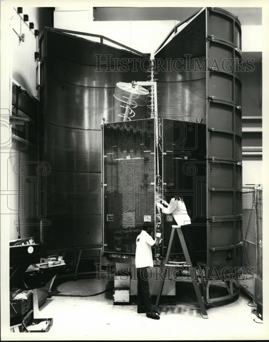 Press Photo Solar panels for FleetSatCom - cvb26673 - Historic Images