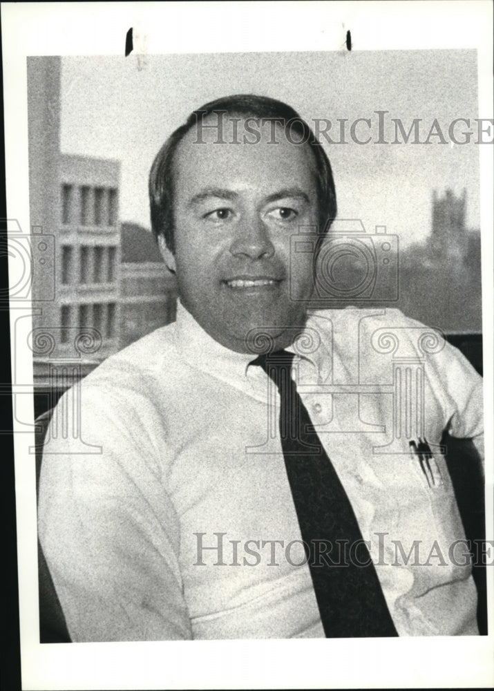 1984, P Kim Packard, Pres Warner Swasey Co, 1100 Cedar Ave - Historic Images