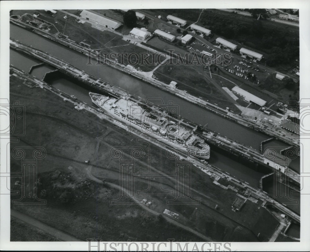 1981 Press Photo Sitinar Cruise Panama Canal - cvb26961 - Historic Images