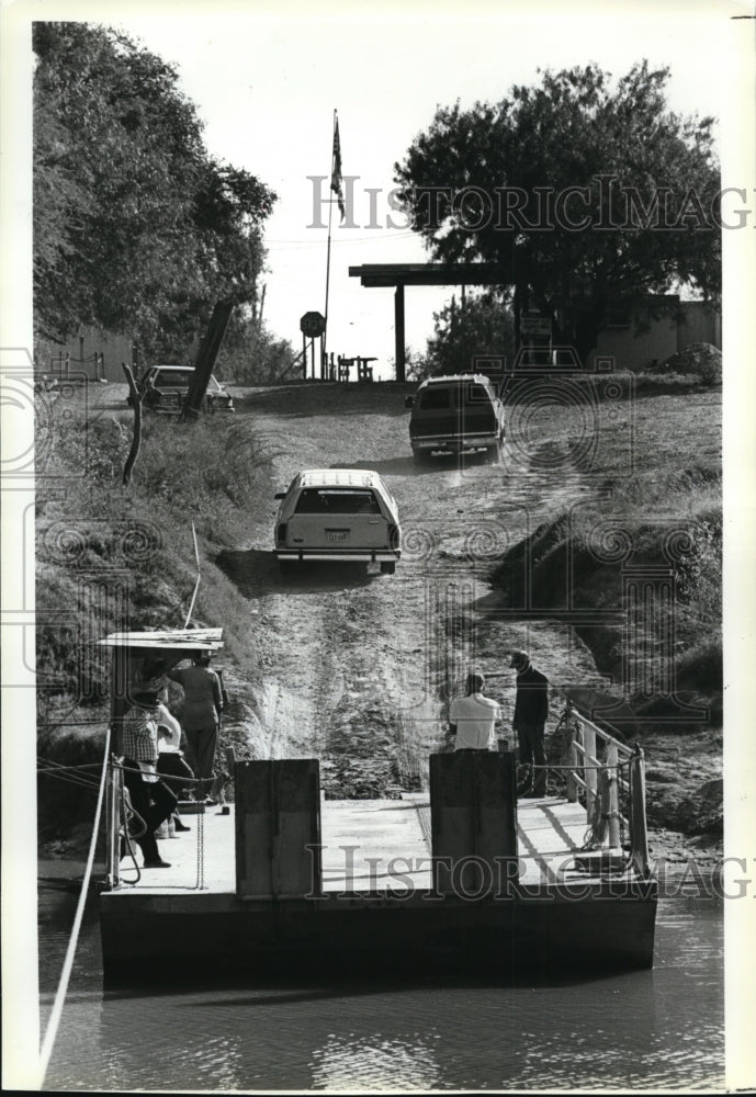 1985 Press Photo Port of Entry - cvb27203 - Historic Images