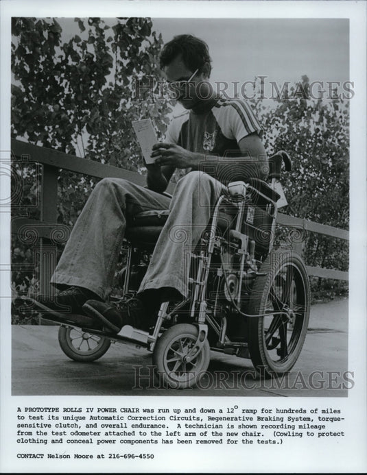 1981 Press Photo Wheel chair-testing-Rolls IV Power Chair - cvb27252 - Historic Images