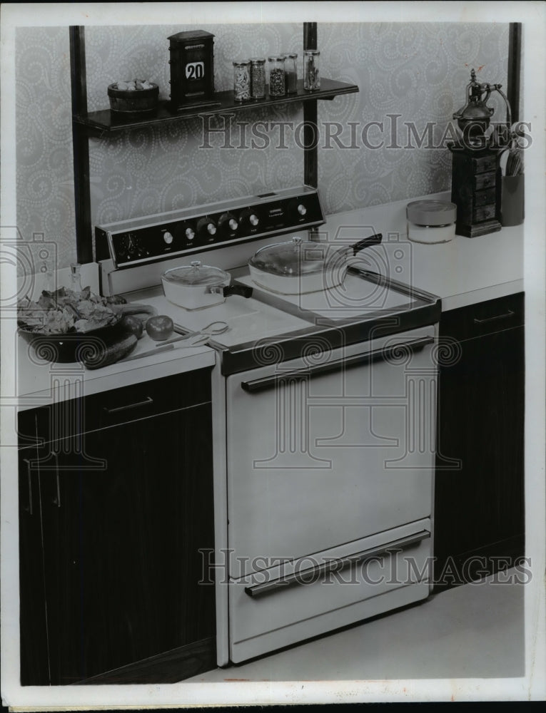 1971 Corning Glass Works-cooking range-Historic Images